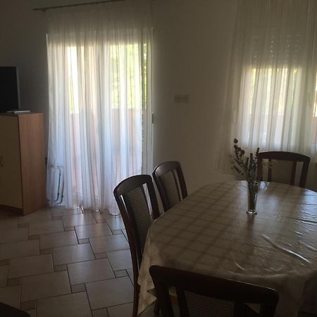 Apartments Vidovic Povljana Szoba fotó